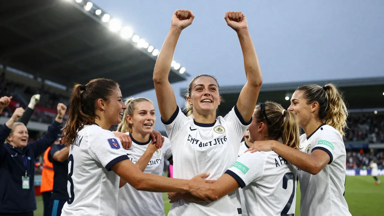 Frauenfußballspielerinnen feiern gemeinsam ein Tor